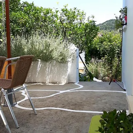 Anastasias Holiday House *